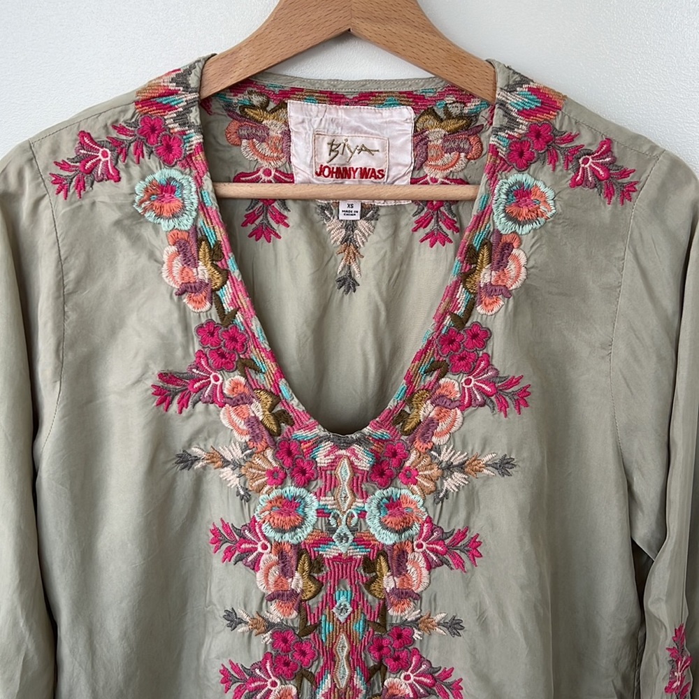 Johnny Was BIYA Floral Embroidered Tunic Top - Picture 2 of 4
